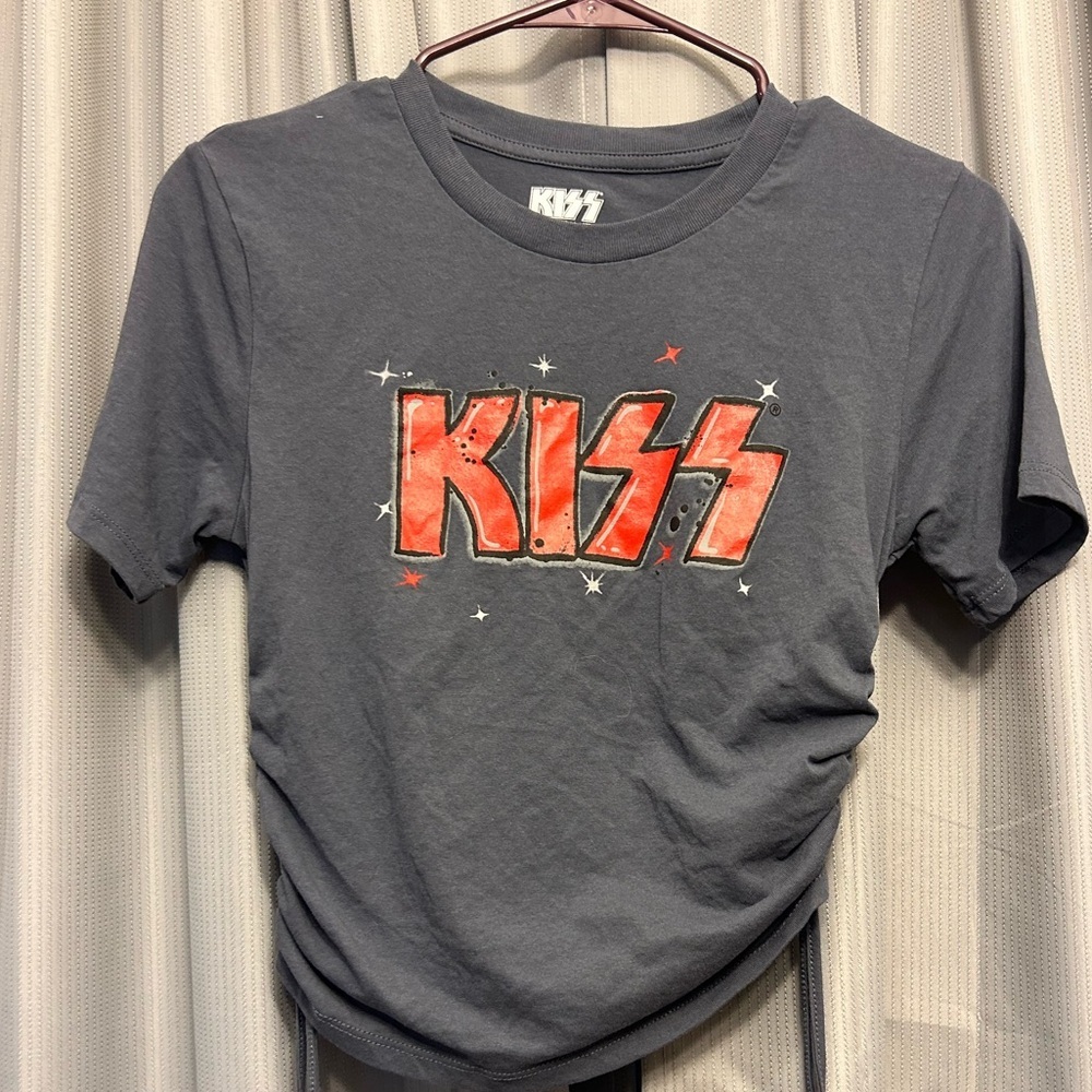 50%offw❤️ Kiss crop side ties Med T-shirt m